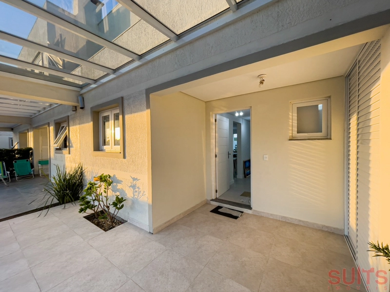 Excelente casa à venda no condomínio Páteo Marbella