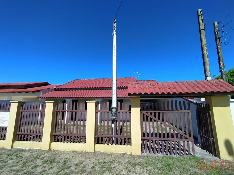Ótima casa à venda na praia de Atlântida Sul em Osório