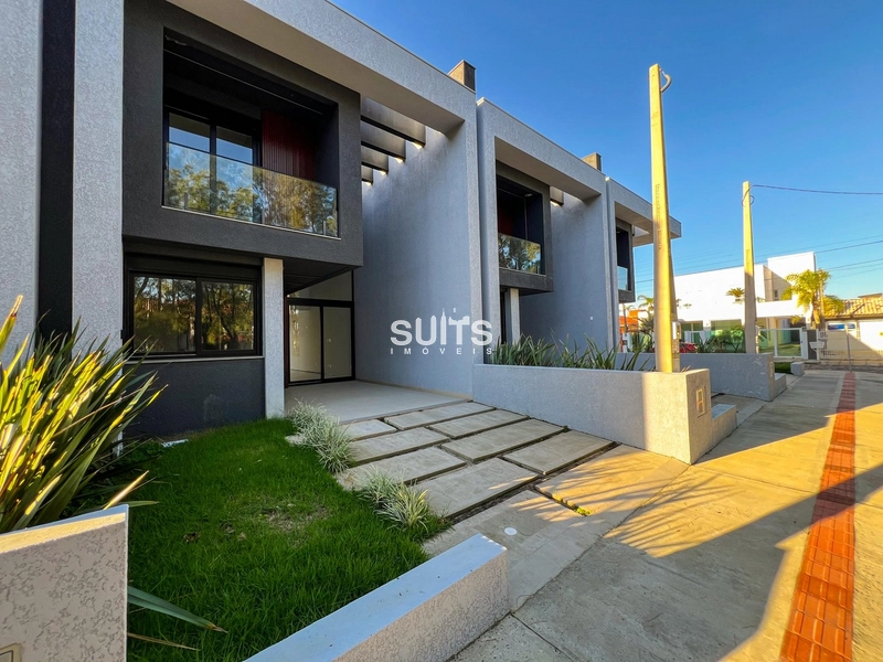 Excelente sobrado à venda no centro da praia de Xangri-Lá: 2ª foto da galeria de imagens do imóvel