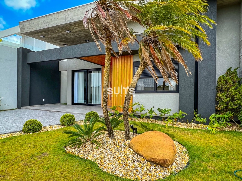 Incrível casa com linda vista para o lago no condomínio Riviera: 2ª foto da galeria de imagens do imóvel