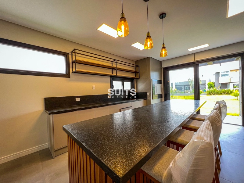 Incrível casa com linda vista para o lago no condomínio Riviera: 9ª foto da galeria de imagens do imóvel