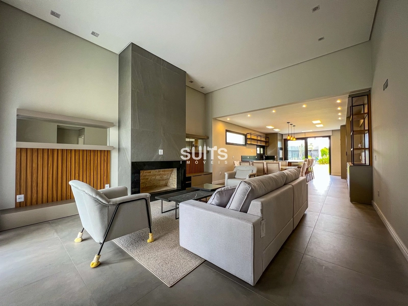 Incrível casa com linda vista para o lago no condomínio Riviera: 3ª foto da galeria de imagens do imóvel