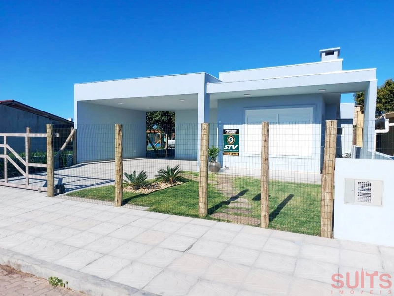 Excelente casa à venda no Centro de Xangri-Lá: 2ª foto da galeria de imagens do imóvel