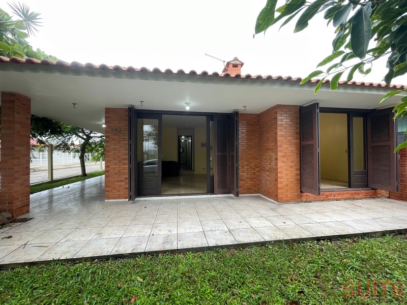 Excelente casa próxima ao mar na praia de Rainha do Mar