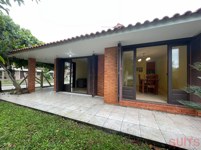 Excelente casa próxima ao mar na praia de Rainha do Mar: 2ª foto da galeria de imagens do imóvel