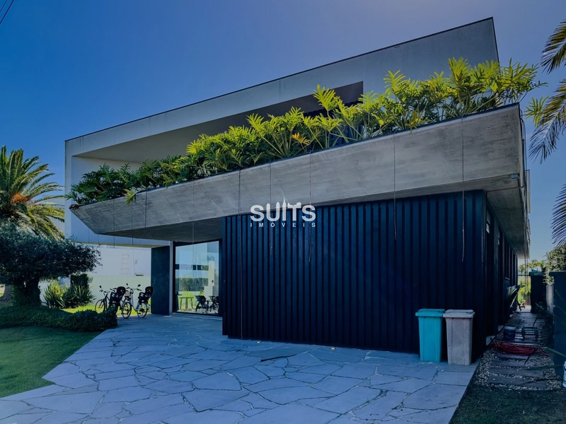 Excelente sobrado beira-lago no Condomínio Enseada: 3ª foto da galeria de imagens do imóvel