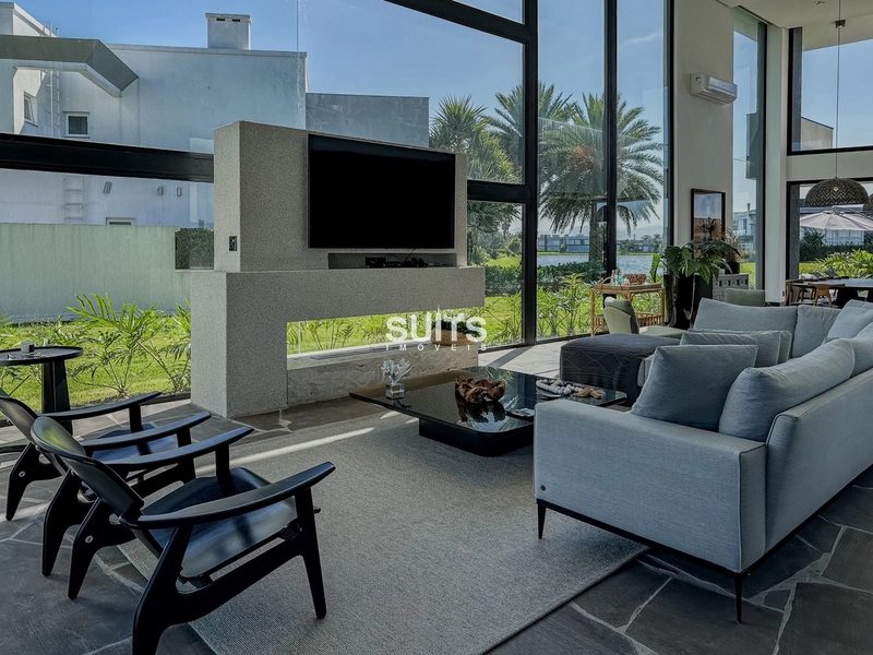 Excelente sobrado beira-lago no Condomínio Enseada: 5ª foto da galeria de imagens do imóvel