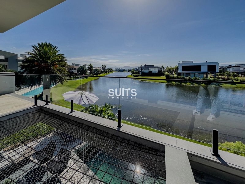 Excelente sobrado beira-lago no Condomínio Enseada: 29ª foto da galeria de imagens do imóvel