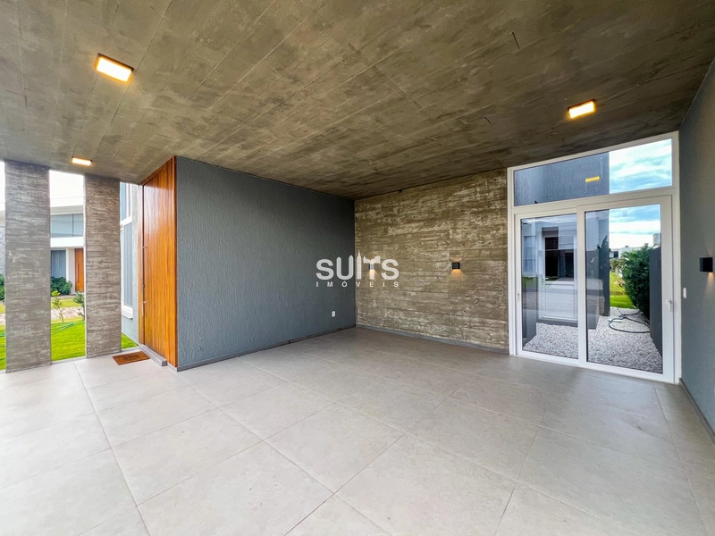 Excelente sobrado beira lago no condomínio Riviera: 4ª foto da galeria de imagens do imóvel