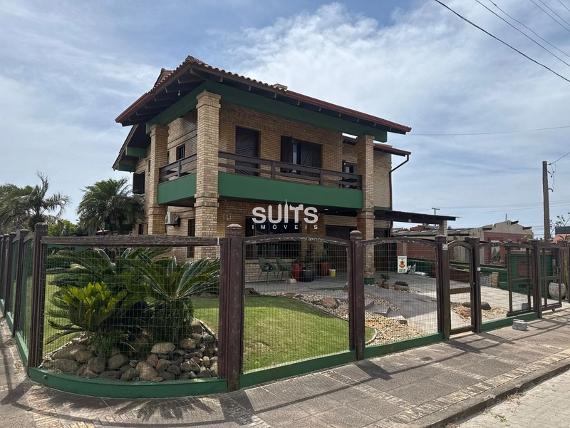 Excelente sobrado de esquina à venda na praia de Remanso em Xangri-Lá: 1ª foto da galeria de imagens do imóvel