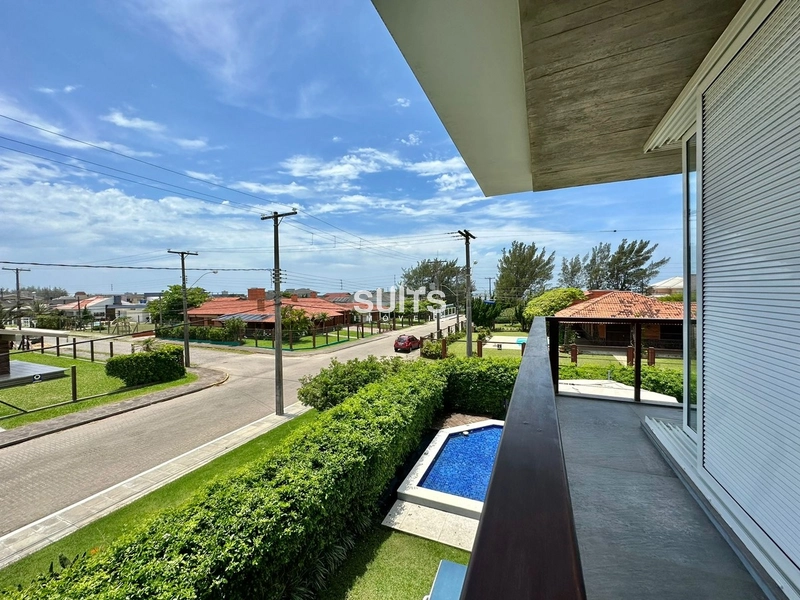 Incrível mansão de esquina próxima ao mar na praia de Atlãntida: 46ª foto da galeria de imagens do imóvel