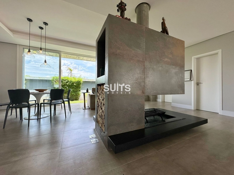 Incrível mansão de esquina próxima ao mar na praia de Atlãntida: 32ª foto da galeria de imagens do imóvel