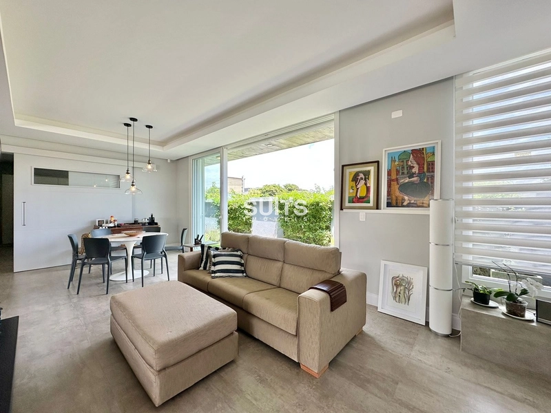 Incrível mansão de esquina próxima ao mar na praia de Atlãntida: 33ª foto da galeria de imagens do imóvel