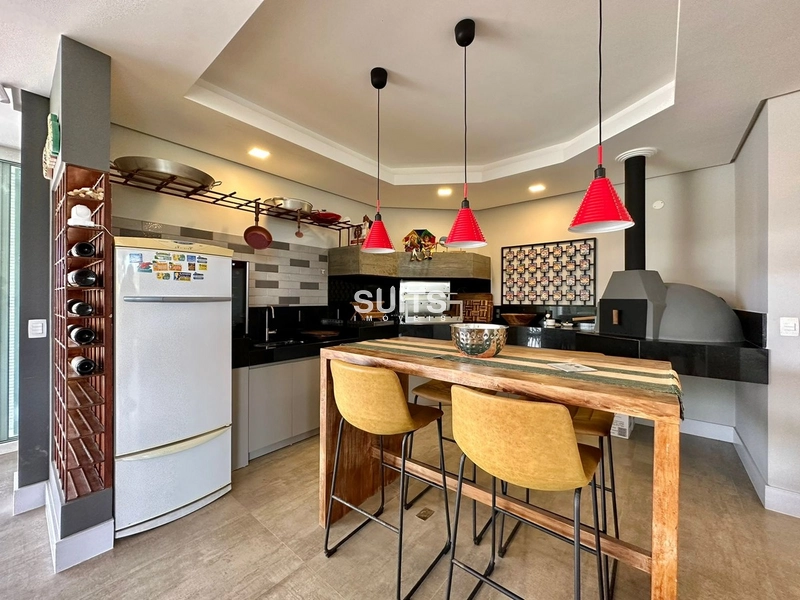 Incrível mansão de esquina próxima ao mar na praia de Atlãntida: 38ª foto da galeria de imagens do imóvel