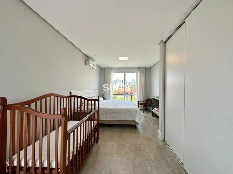 Incrível mansão de esquina próxima ao mar na praia de Atlãntida: 60ª foto da galeria de imagens do imóvel