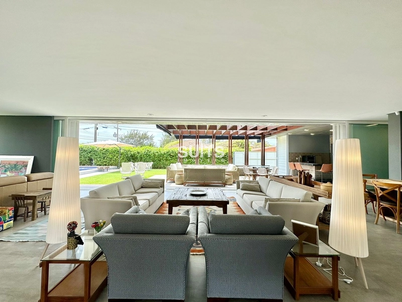 Incrível mansão de esquina próxima ao mar na praia de Atlãntida: 26ª foto da galeria de imagens do imóvel