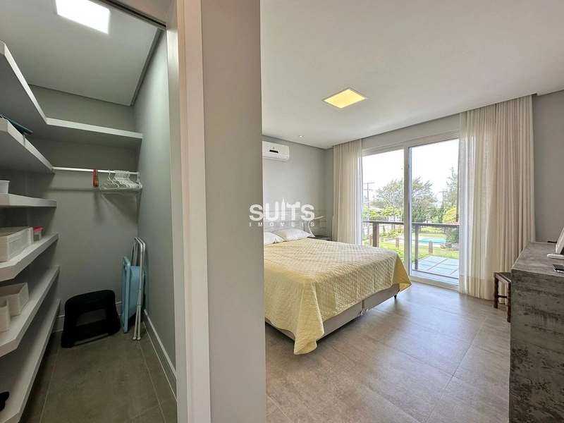 Incrível mansão de esquina próxima ao mar na praia de Atlãntida: 53ª foto da galeria de imagens do imóvel