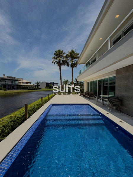 Excelente sobrado beira lago no condomínio Enseada: 32ª foto da galeria de imagens do imóvel