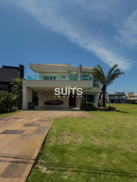 Excelente sobrado beira lago no condomínio Enseada: 2ª foto da galeria de imagens do imóvel