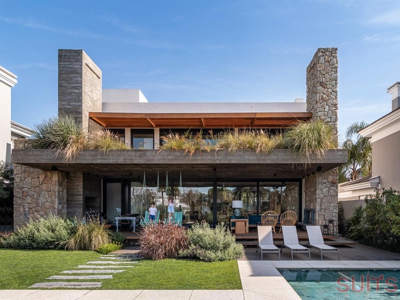 Excelente sobrado mobiliado e decorado no condomínio Ilhas Park: 2ª foto da galeria de imagens do imóvel