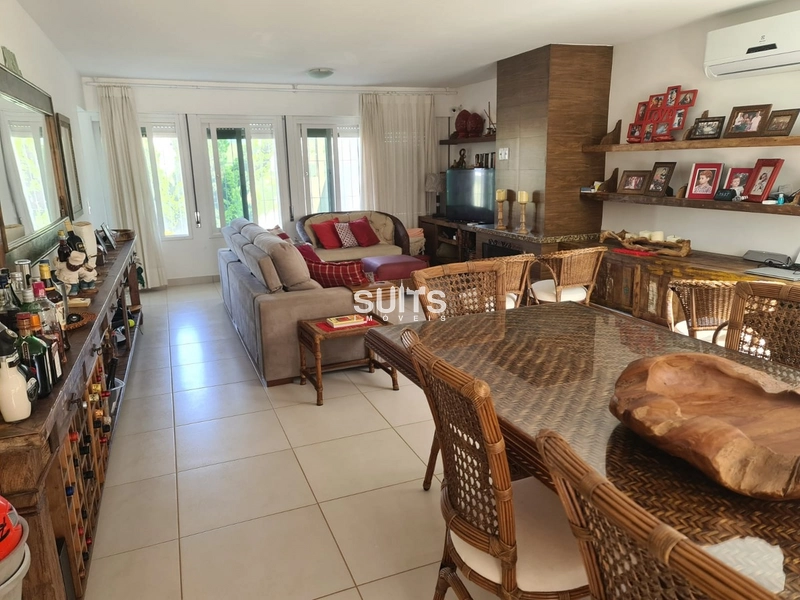 Linda casa na beira-mar no Centro da praia de Xangri-Lá: 3ª foto da galeria de imagens do imóvel