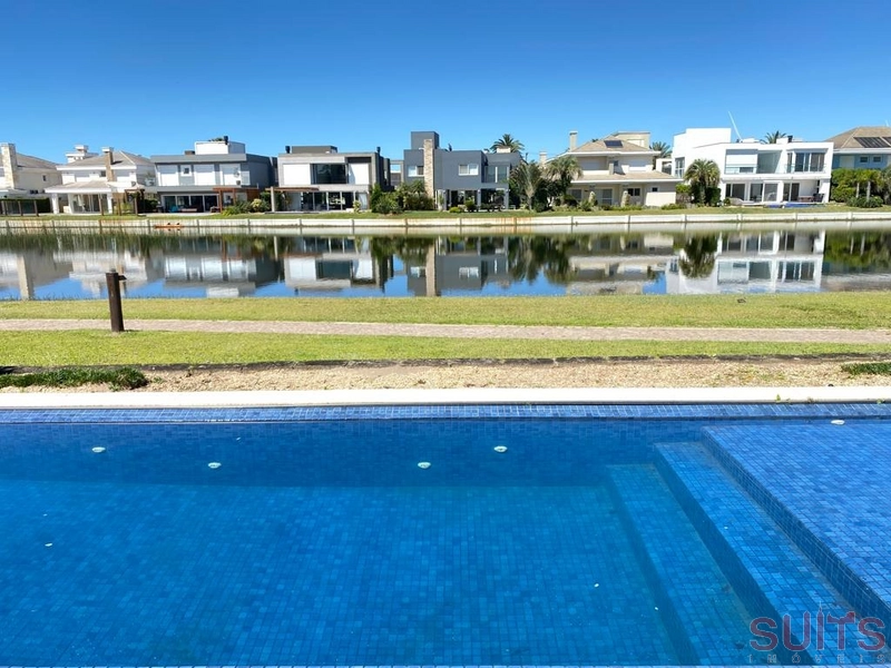 Magnífica mansão com 2 lotes no condomínio Bosques de Atlântida: 43ª foto da galeria de imagens do imóvel