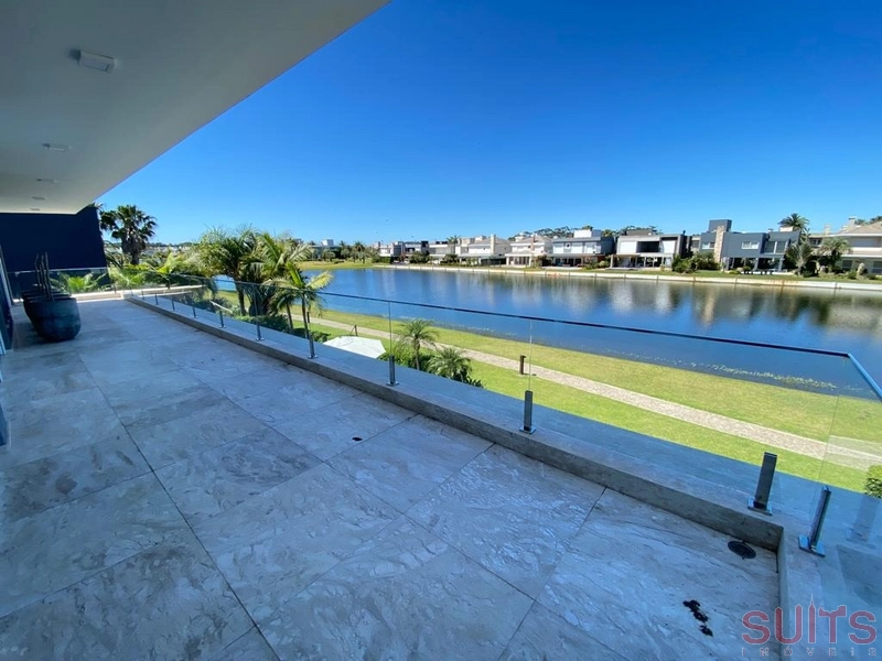 Magnífica mansão com 2 lotes no condomínio Bosques de Atlântida: 79ª foto da galeria de imagens do imóvel