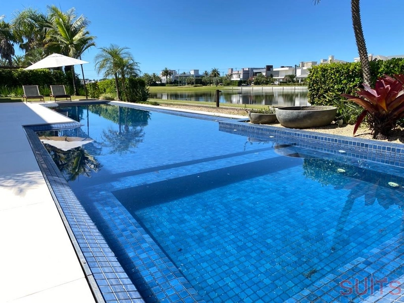 Magnífica mansão com 2 lotes no condomínio Bosques de Atlântida: 42ª foto da galeria de imagens do imóvel