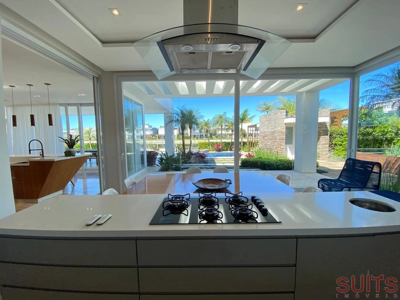 Magnífica mansão com 2 lotes no condomínio Bosques de Atlântida: 29ª foto da galeria de imagens do imóvel