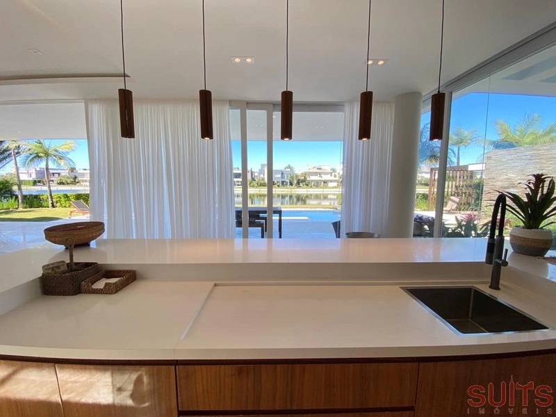 Magnífica mansão com 2 lotes no condomínio Bosques de Atlântida: 30ª foto da galeria de imagens do imóvel