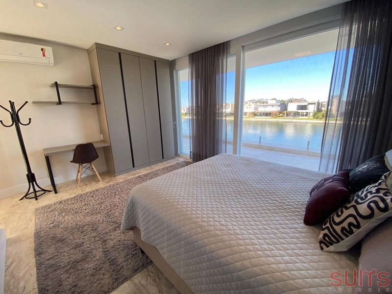 Magnífica mansão com 2 lotes no condomínio Bosques de Atlântida: 77ª foto da galeria de imagens do imóvel