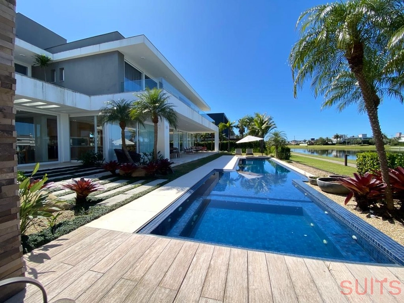 Magnífica mansão com 2 lotes no condomínio Bosques de Atlântida: 40ª foto da galeria de imagens do imóvel