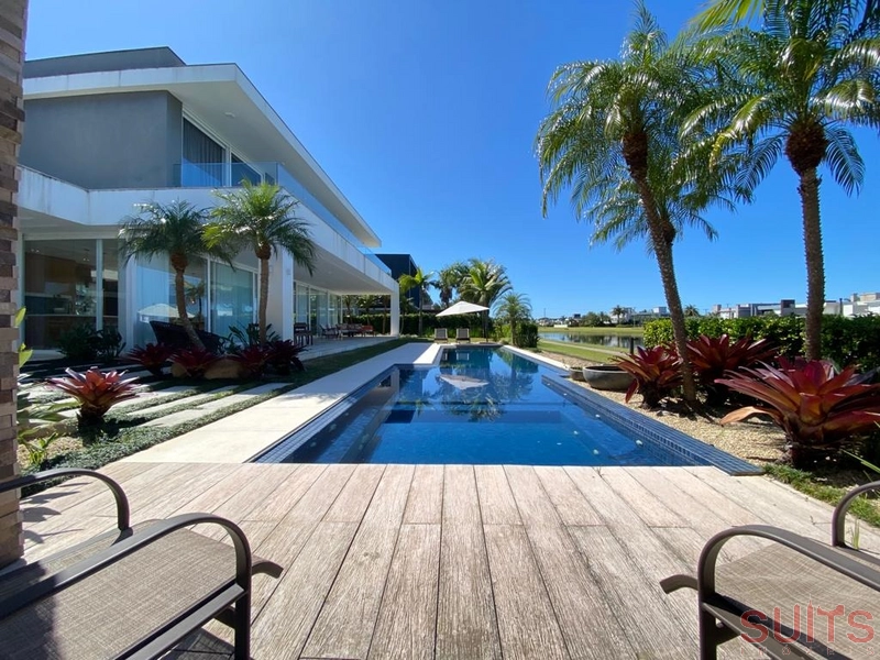 Magnífica mansão com 2 lotes no condomínio Bosques de Atlântida: 39ª foto da galeria de imagens do imóvel