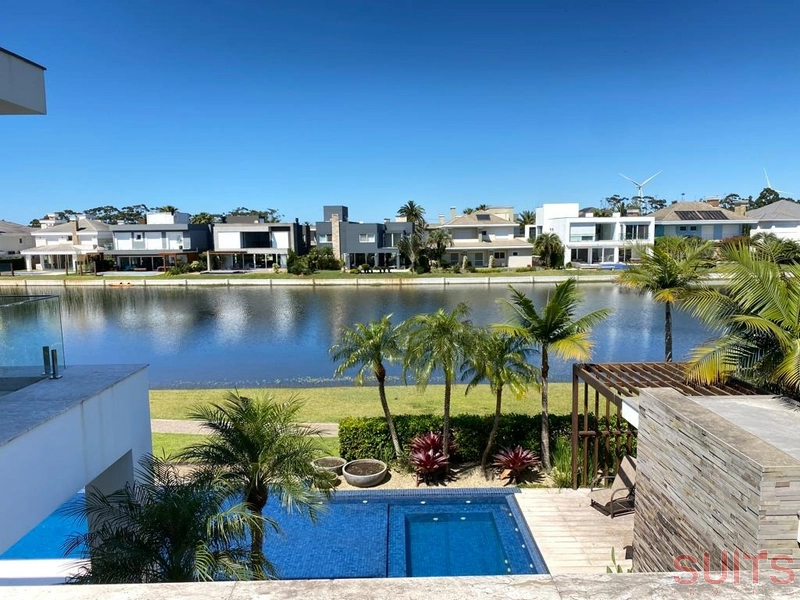 Magnífica mansão com 2 lotes no condomínio Bosques de Atlântida: 67ª foto da galeria de imagens do imóvel