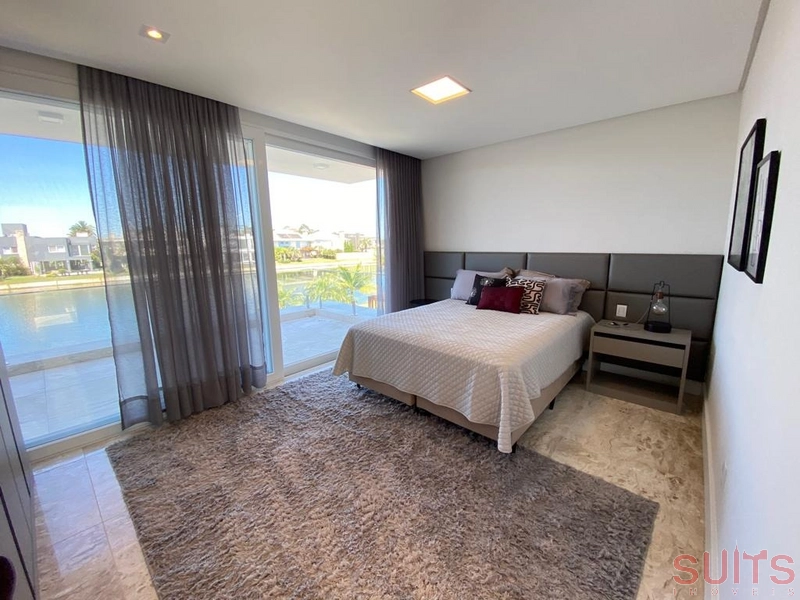 Magnífica mansão com 2 lotes no condomínio Bosques de Atlântida: 76ª foto da galeria de imagens do imóvel