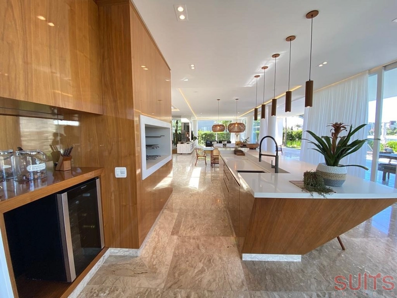 Magnífica mansão com 2 lotes no condomínio Bosques de Atlântida: 25ª foto da galeria de imagens do imóvel