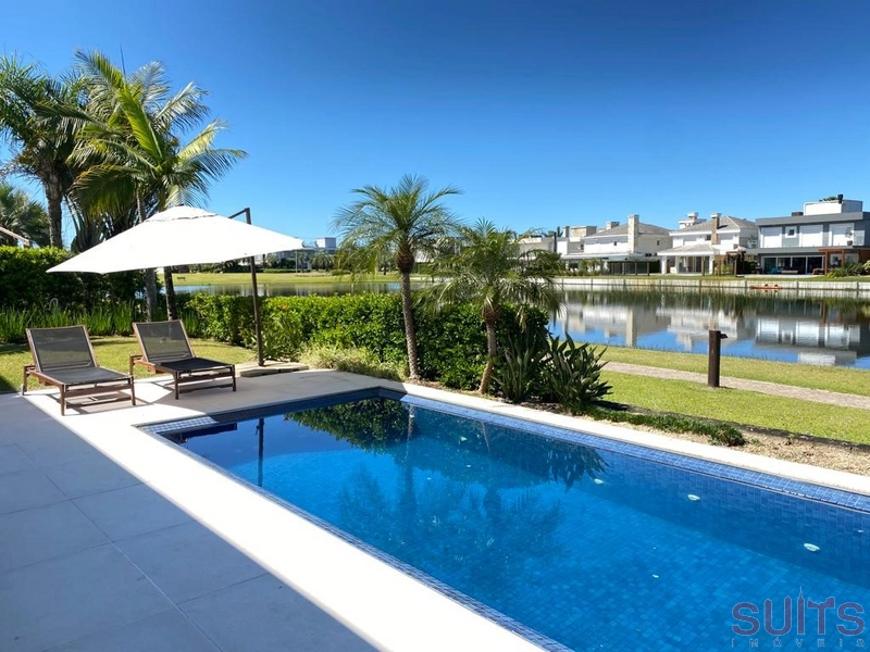 Magnífica mansão com 2 lotes no condomínio Bosques de Atlântida: 44ª foto da galeria de imagens do imóvel