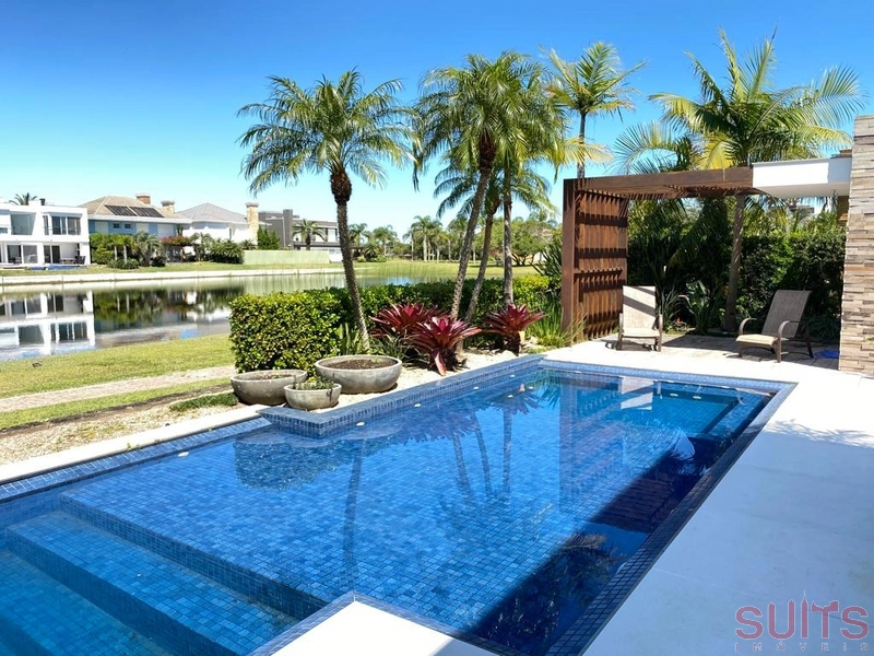 Magnífica mansão com 2 lotes no condomínio Bosques de Atlântida: 45ª foto da galeria de imagens do imóvel