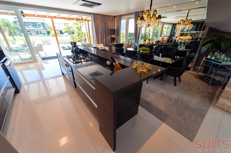 Excelente sobrado beira lago no condomínio Enseada: 41ª foto da galeria de imagens do imóvel