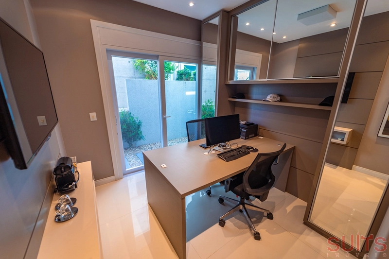 Excelente sobrado beira lago no condomínio Enseada: 72ª foto da galeria de imagens do imóvel