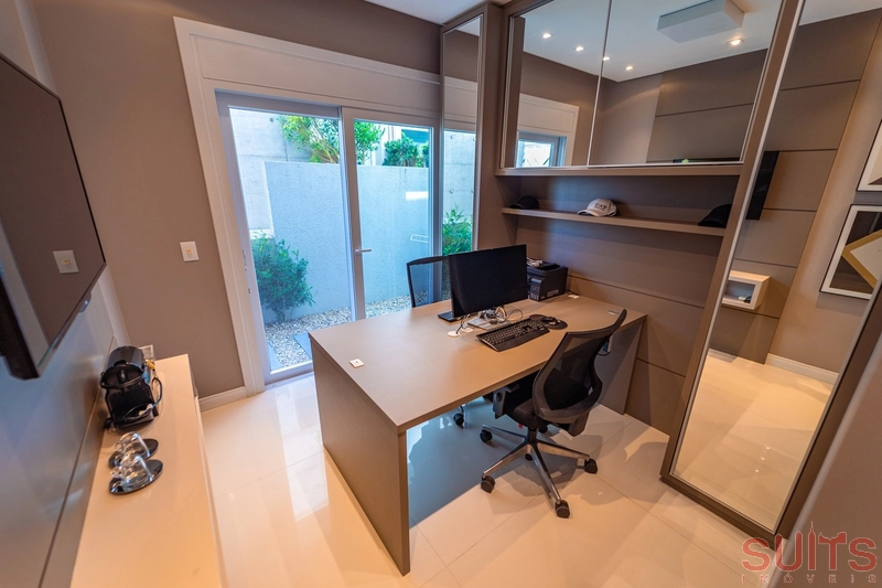 Excelente sobrado beira lago no condomínio Enseada: 73ª foto da galeria de imagens do imóvel