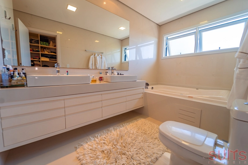 Excelente sobrado beira lago no condomínio Enseada: 68ª foto da galeria de imagens do imóvel