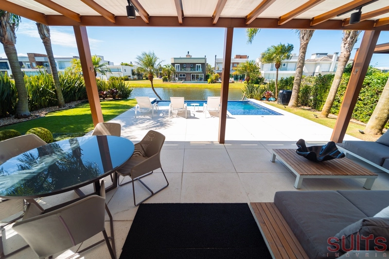 Excelente sobrado beira lago no condomínio Enseada: 4ª foto da galeria de imagens do imóvel