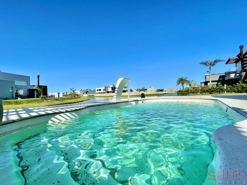 Excelente sobrado beira lago no condomínio Riviera: 42ª foto da galeria de imagens do imóvel