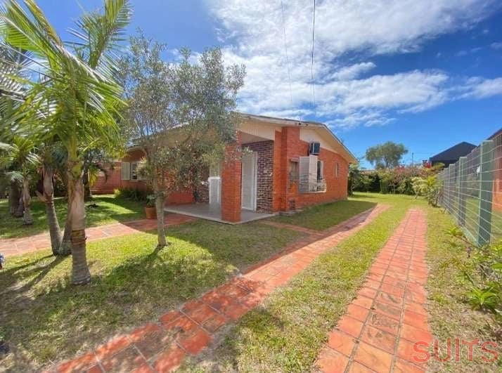 Ótima casa à venda na praia de Atlântida em Xangri-Lá