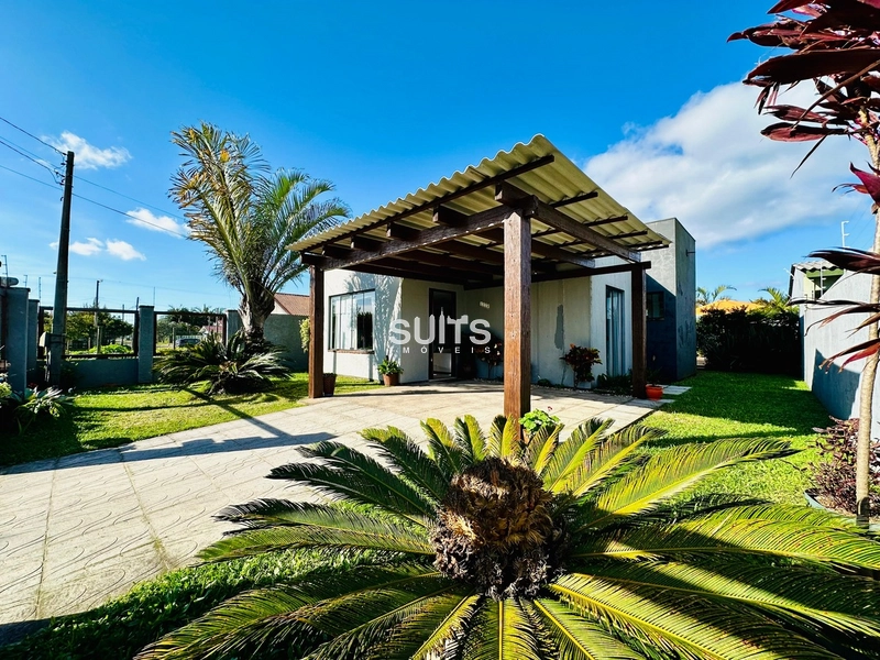 Linda casa à venda na praia de Rainha do Mar