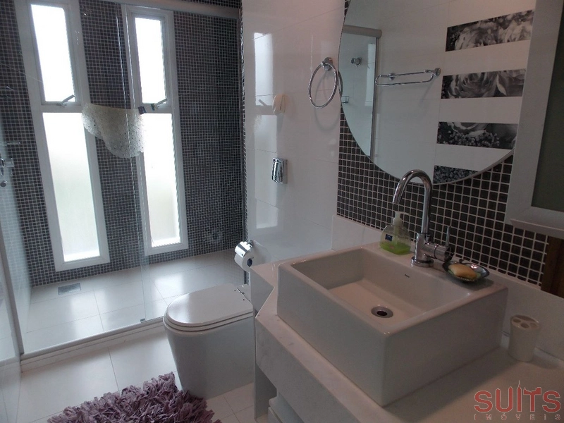 Incrível mansão no condomínio Bosques de Atlântida: 50ª foto da galeria de imagens do imóvel