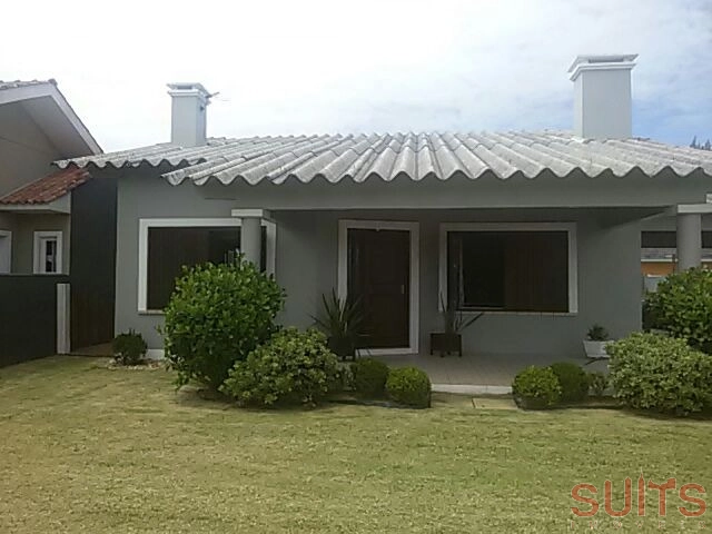Belíssima casa em excelente localização na praia de Atlântida: 3ª foto da galeria de imagens do imóvel