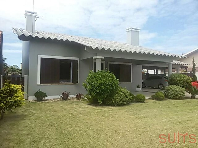 Belíssima casa em excelente localização na praia de Atlântida: 2ª foto da galeria de imagens do imóvel
