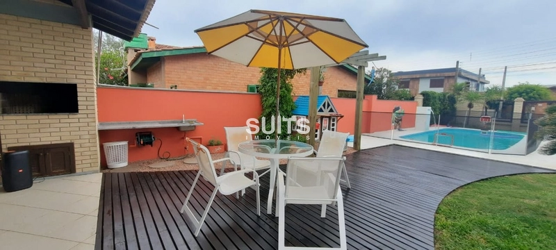 Excelente Sobrado á poucos metros do mar em Rainha do mar: 3ª foto da galeria de imagens do imóvel